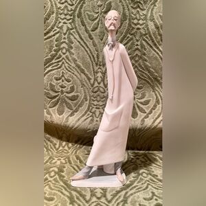 “LLADRO” PORCELAIN GLOSSY FIGURINE-DOCTOR #4602  RETIRED- MADE IN SPAIN